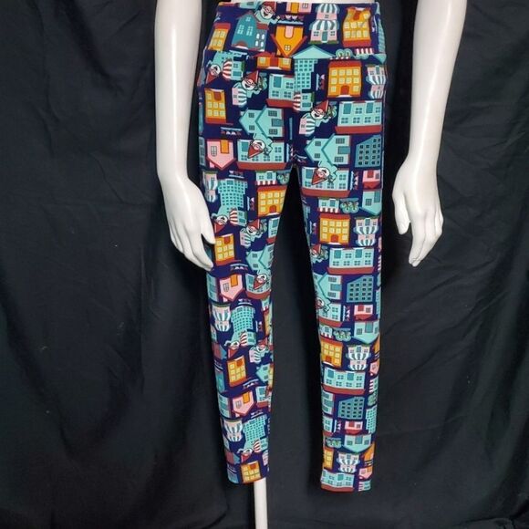LuLaRoe Gnome Home Leggings (OS) - Picture 2 of 5